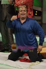 Rishi Kapoor on the sets of Sa Re Ga Ma in Famous Studio on 28th Sept 2010 (19).JPG